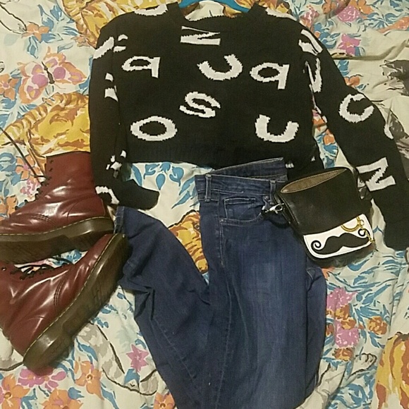 Black and White LETTER SWEATER - Picture 4 of 4